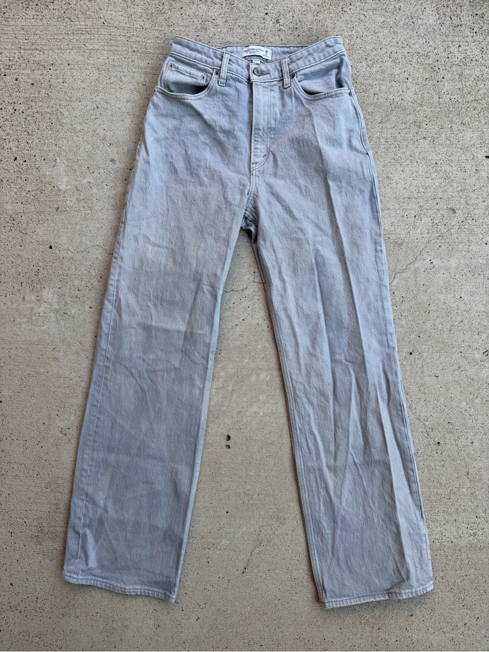 Abercrombie Curve Love 90s Relaxed High Rise Straight Jeans Gray 26